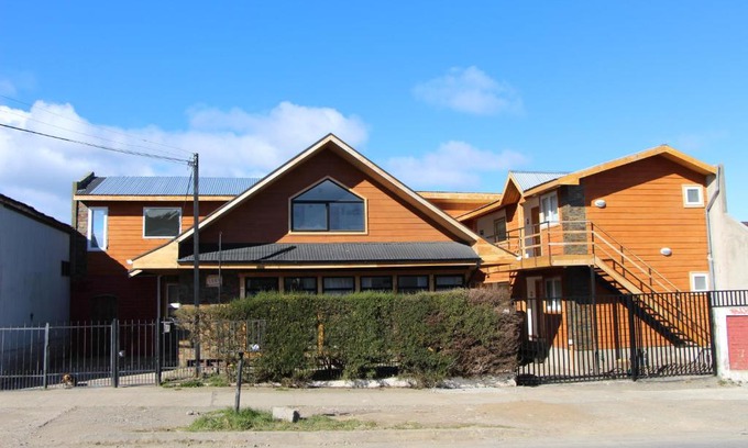 Punta Arenas House | Family-Friendly Hostal Fernando de Magalhaes with Hot Tub