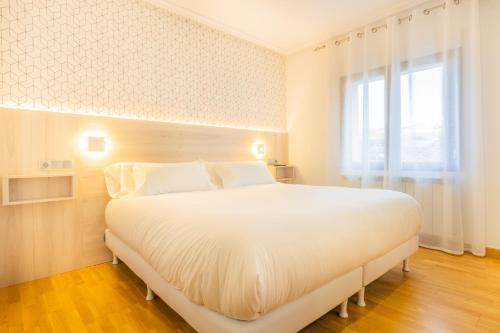 Piedrahita House | Budget-Friendly Hostal Gran Duque with Breakfast & Family Perks