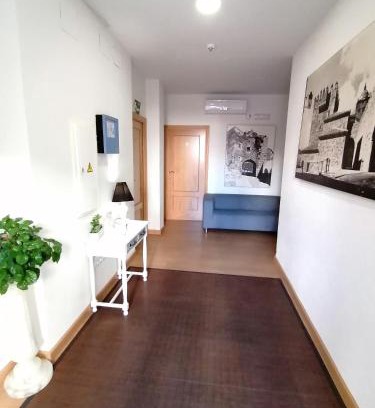 Casas Baratas House | Budget-Friendly Hostal Hernan Cortes - Highly Rated & Family-Friendly