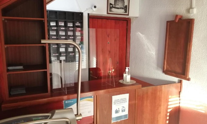 Barrio del Perpetuo Socorro House | Budget-Friendly Hostal Jaime I with Family Amenities
