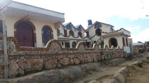 Yumani House | Inviting Hostal Jallalla with Ocean View & Breakfast