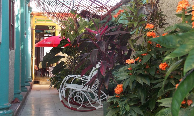 Camaguey House | Discover Hostal Kinte: Spa, Dining & Family-Friendly Stay