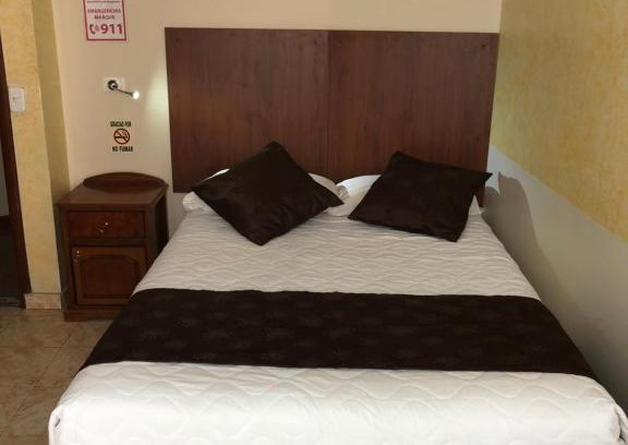 Guayllabamba House | Budget-Friendly Stay at Hostal La Cocina Tipica