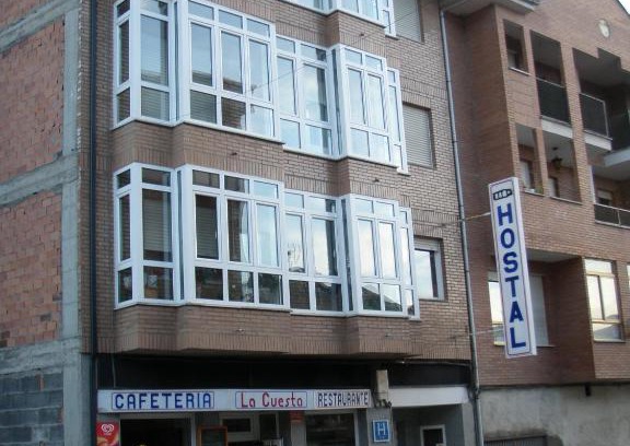 Fontoria House | Discover Hostal La Cuesta: Family-Friendly with Dining Options
