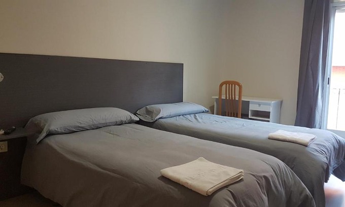 Tarancon House | Pet-Friendly Retreat at Hostal La Estación, Family-Friendly