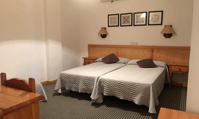 Espirdo House | Family-Friendly Stay at Hostal La Posada - Rated 8/10