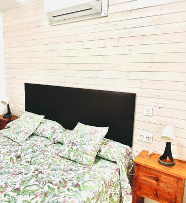 Arenas de San Pedro House | Cozy Hostal La Taberna: Family-Friendly Dining Awaits