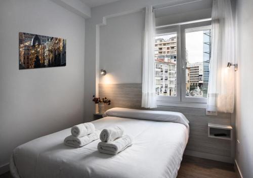Burgos House | Pet-Friendly Hostal Lar: Rated 8.8/10 for Family Comfort