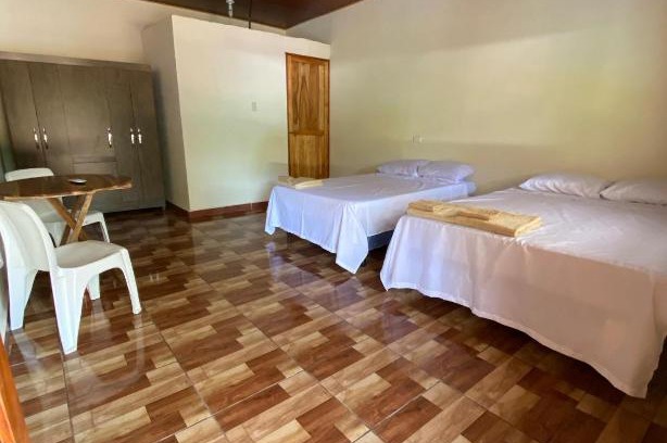 Suchitoto House | Budget-Friendly Hostal las 3 J: Child Friendly Stay