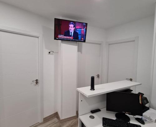 Torrejon de Ardoz House | Budget-Friendly Stay at Hostal Las Fronteras - Rated 7.9/10