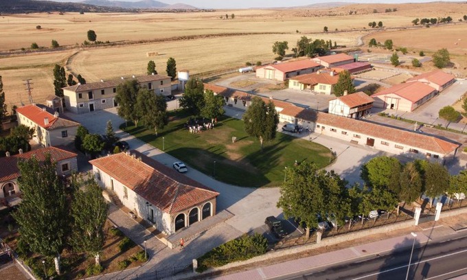 Avila House | Discover Hostal Las Paneras: Family & Pet-Friendly Retreat