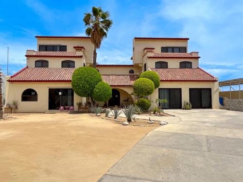 Campo de Golf Fonatur House | Budget-Friendly Stay at Hostal las Quintas for Families