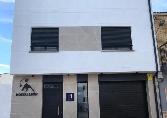 Torreorgaz House | Cozy Hostal León: Guest Rated 9.2 with Family Amenities