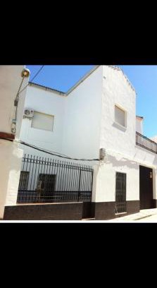 Siruela House | Family-Friendly Retreat at Hostal Los Amigos with Top Reviews