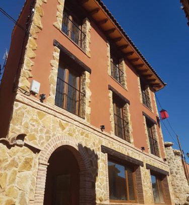 Anento House | Pet-Friendly Hostal Los Esquiladores with Hot Tub & Restaurant
