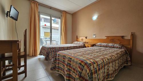 Blanes House | Comfort at Hostal Los Maños with On-site Dining Options
