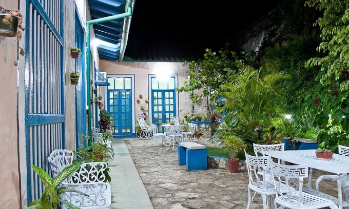 Remedios House | Experience Hostal Los Vitrales: Top-Rated Amenities Await