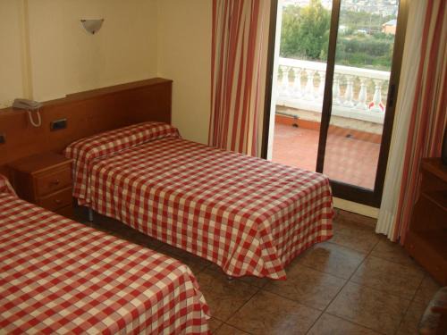Sot de Ferrer House | Cozy Hostal Millán: Pet-Friendly Stay with Great Amenities
