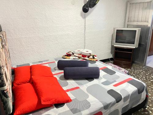Santa Fe House | Experience Comfort at Hostal Monarca - 5 Star Retreat