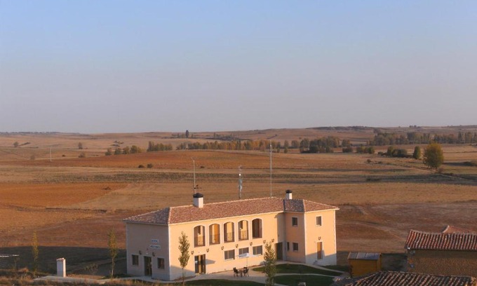 Moratinos Hotel | Pet-Friendly Hostal Moratinos with Oceanfront Dining