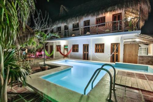 Palomino House | Inviting Hostal Nibuni Palomino with Pool & Family Amenities