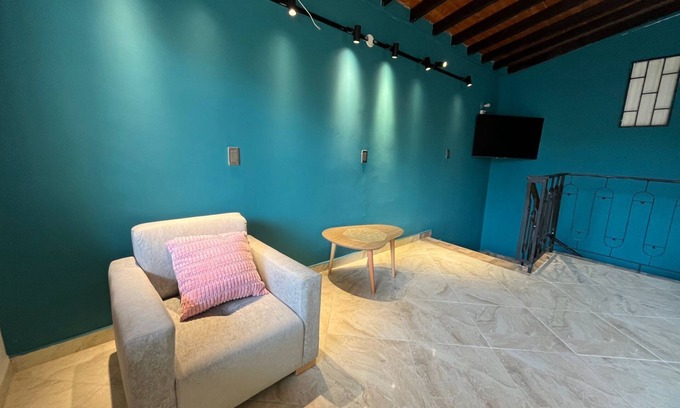 Villa Hermosa House | Hostal Pacifico Encanto, Your home in Medellin!