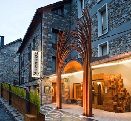 Boi House | Welcoming Hostal Pey: Family-Friendly Stay with Great Reviews