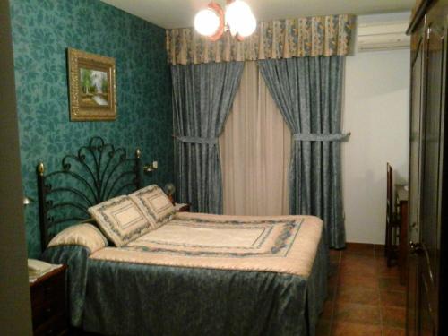 Fontoria House | Cozy Hostal Piñera: Pet-Friendly Stay with Hot Tub