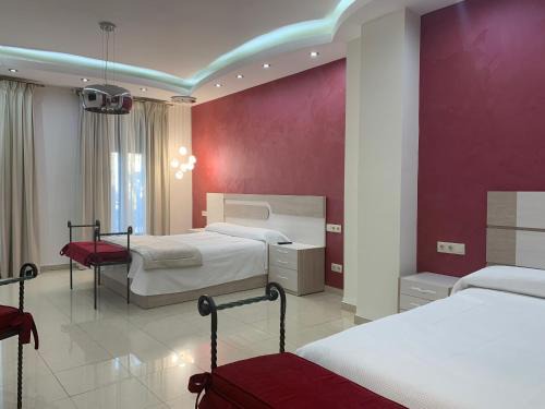 Old Town Baeza House | Cozy Hostal Poeta Machado: Pet-Friendly & Family Approved