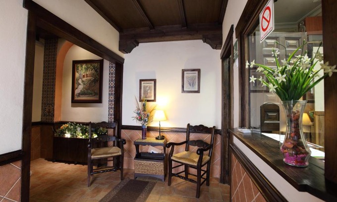 Sanlucar la Mayor House | Pet-Friendly Hostal Rocio with High Guest Ratings