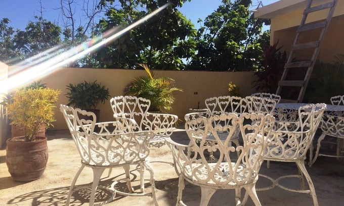 Trinidad Bed & Breakfast | Discover Hostal Rolando Neysbel: Family-Friendly Retreat