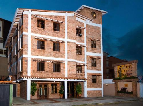 San Cristóbal Hotel | Pet-Friendly Hostal San Francisco with Top Guest Ratings