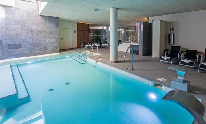 Esterri D'Aneu House | Relax at Hostal Trainera with Pool, Spa & Hot Tub Access
