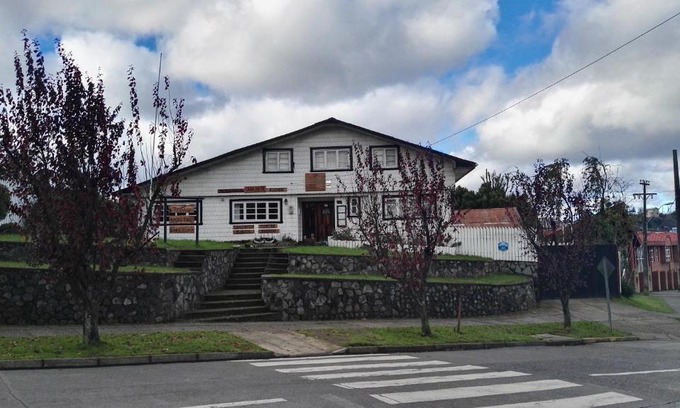 Puerto Octay Hotel | Pet-Friendly Hostal Triwe with Restaurant & Breakfast