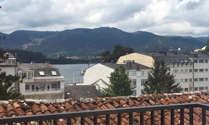 Ortigueira House | Top-Rated Hostal Vendaval: Ideal for Families and Relaxation