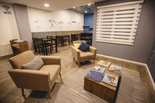 Punta Arenas House | Discover Hostal Ventisqueros: Family-Friendly Retreat