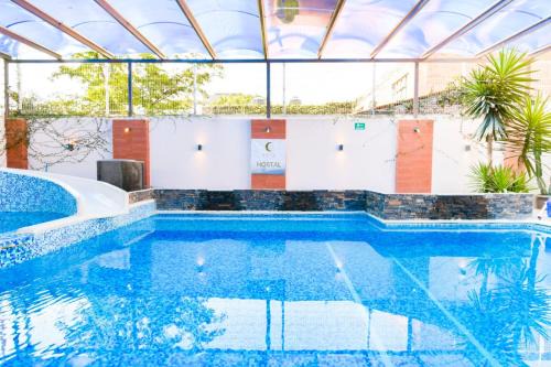 Lafayette House | Relaxing Hostal in Guadalajara with Pool and Hot Tub