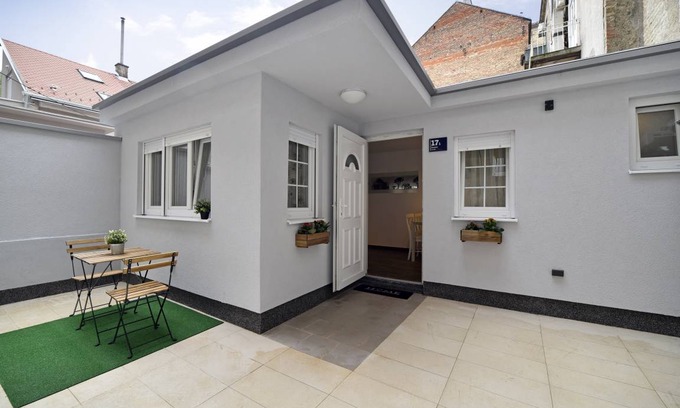 Zagreb Hostel | Cozy Hostel for 8 Guests with High Guest Satisfaction