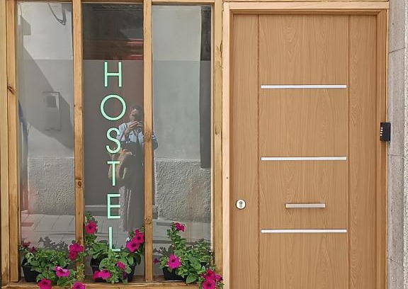 Lugo Hostel | Budget-Friendly Bretema with Kitchen - Highly Rated at 8/10