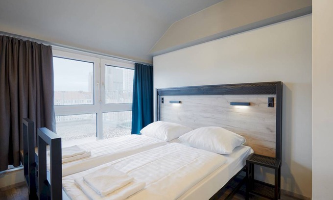 Friedrichstadt Hostel | Ideal Hostel for 8 Guests with Pool and 5-Star Rating