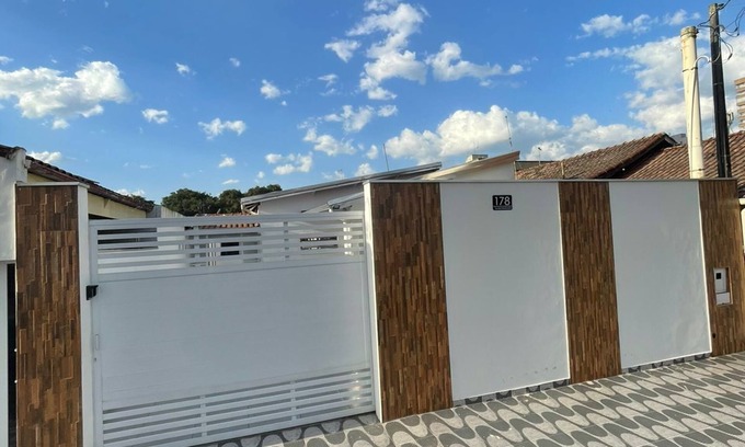 Vilamar Hotel | Budget-Friendly Hostel VilaMar: Family Welcoming Stay