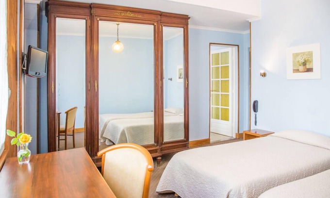 Barbotan-les-Thermes Hotel | Inviting Hostellerie de la Roseraie with Pool & Restaurant