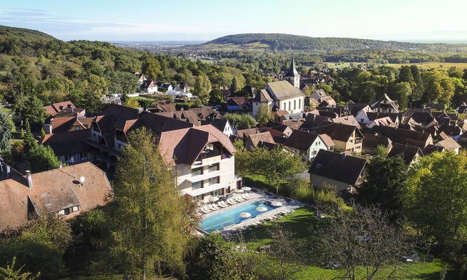 Ottrott Hotel | Elegant Hostellerie des Châteaux & Spa with Ocean Views