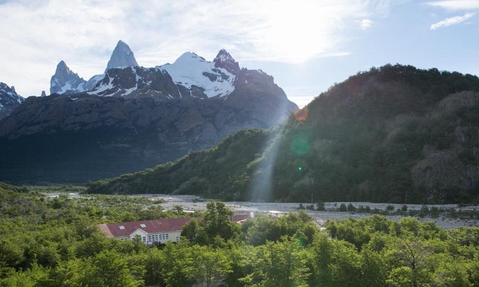 El Chalten Hotel | Unforgettable Stay at Hostería El Pilar with Breakfast