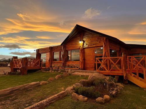 Trevelin Hotel | Highly Rated Hostería La Portada: Pet-Friendly Retreat