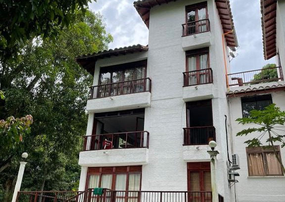 Olaya Apartment | Relax at Hostería Tropical La Florida: Pet-Friendly Retreat
