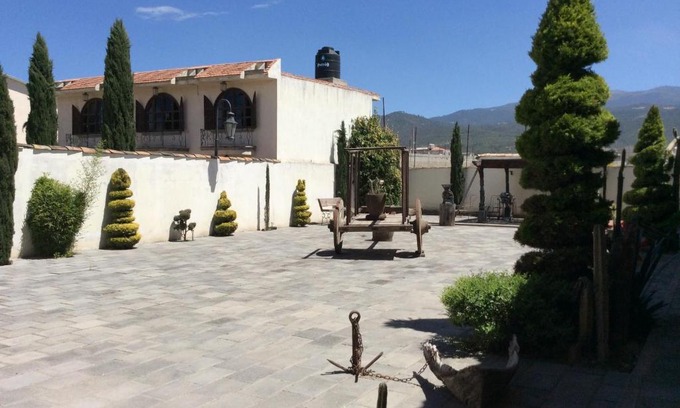 Perote Hotel | Pet-Friendly Hosteria Covadonga with Breakfast & Great Reviews