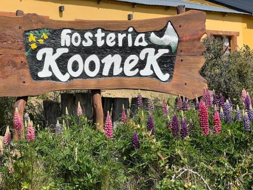 El Chalten Cabin | Guest Rated Hosteria Koonek with Kitchen Amenities