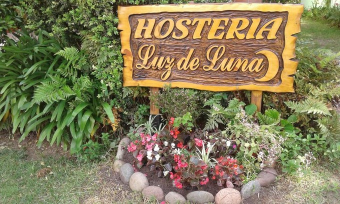 Valeria del Mar Hotel | Family-Friendly Hosteria Luz de Luna with Ocean Views