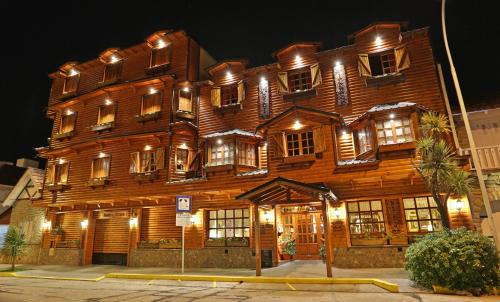 Mar del Plata Hotel | Pet-Friendly Hosteria Sirenuse with Hot Tub & Breakfast